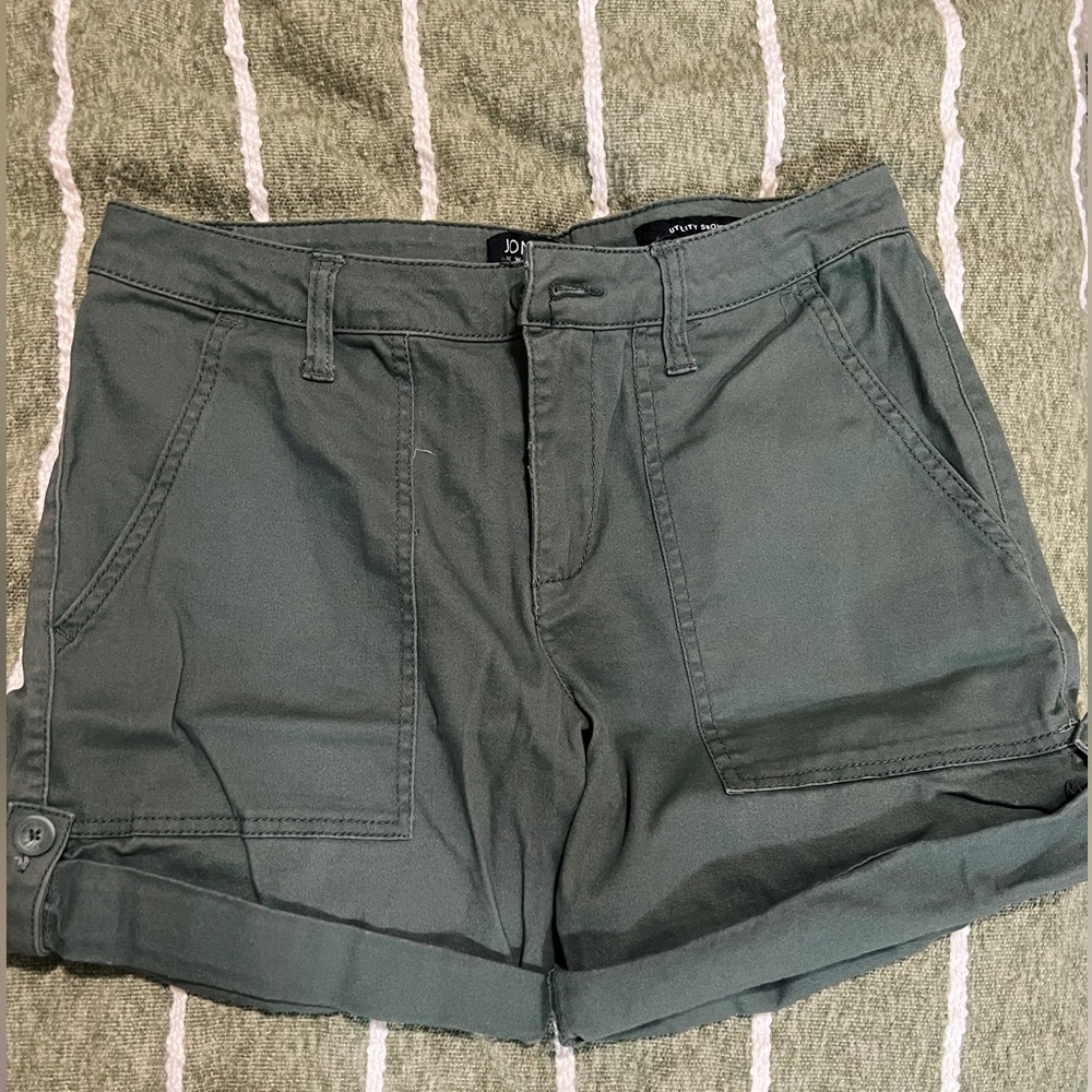 Jones NY | green cargo shorts
